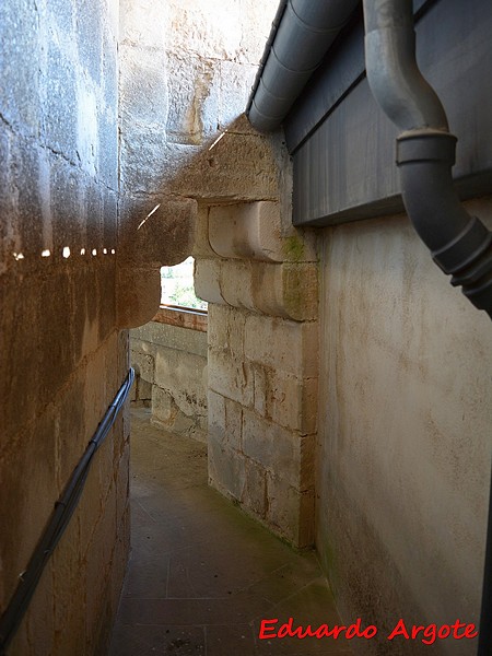 Iglesia fortificada de Santa María