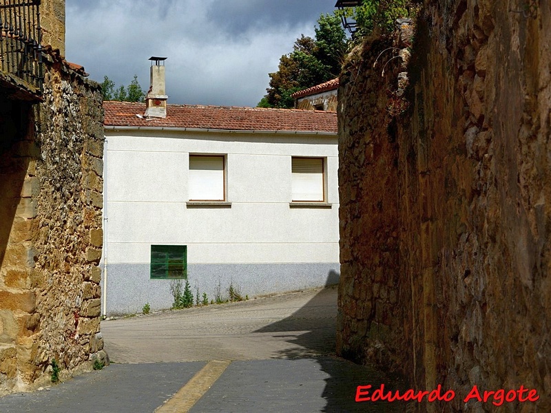 Muralla urbana de Bernedo