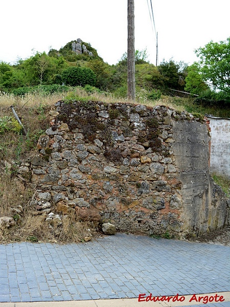 Muralla urbana de Bernedo