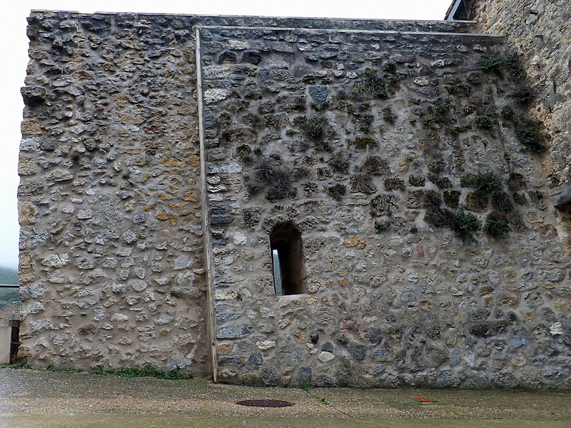 Muralla urbana de Antoñana