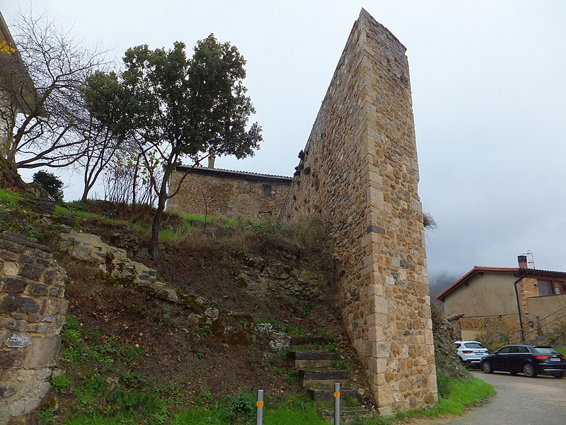 Muralla urbana de Antoñana