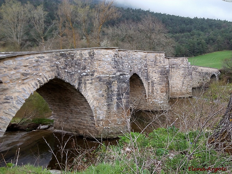 Puente medieval de Aprikano