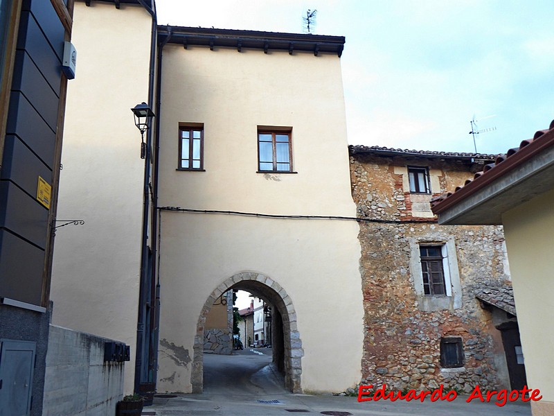 Muralla urbana de Lagrán