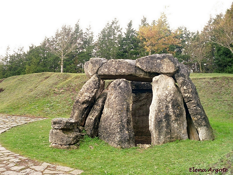 Dolmen de Aizkomendi