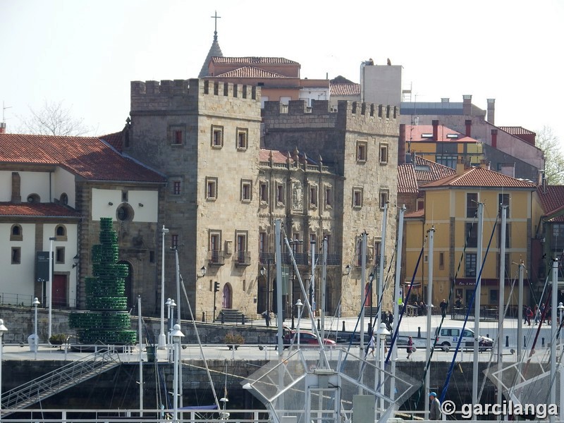 Palacio fortificado de Revillagigedo