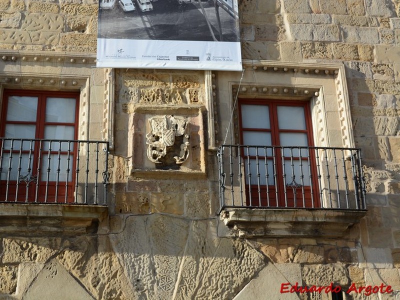 Palacio fortificado de Revillagigedo