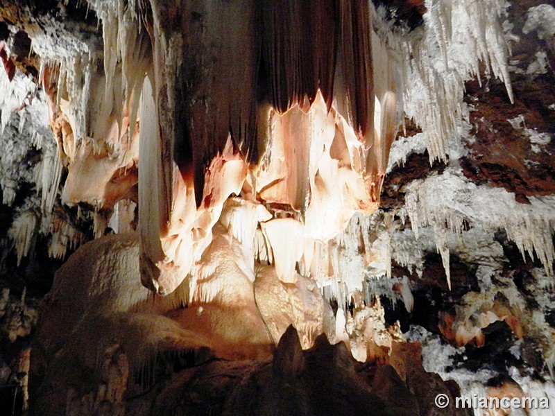 Cuevas del Cerro del Águila