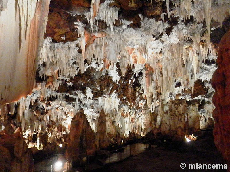 Cuevas del Cerro del Águila