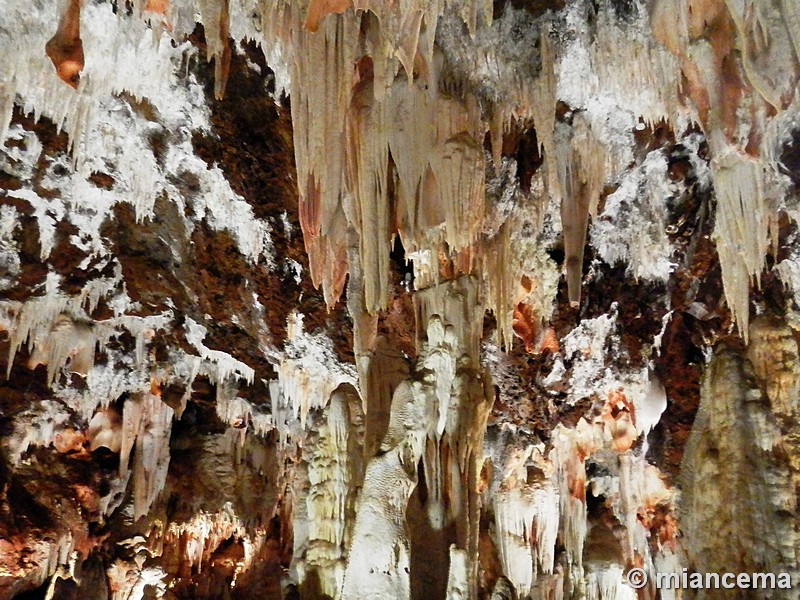 Cuevas del Cerro del Águila