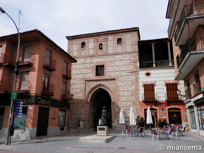 Puerta de Alcocer