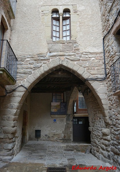 Portal de Cardona