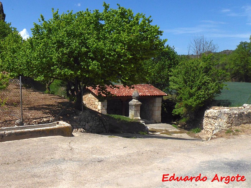 Lavadero, fuente y abrevadero de Arana