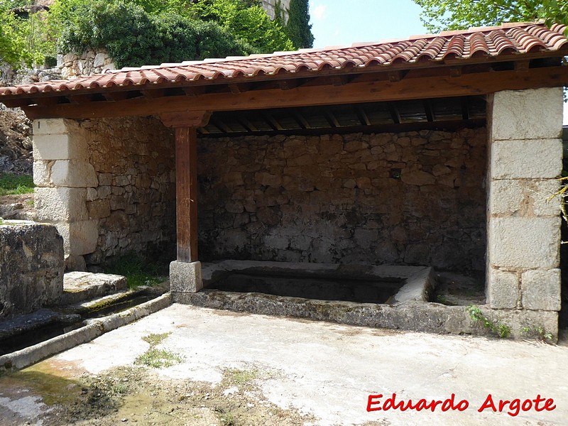 Lavadero, fuente y abrevadero de Arana