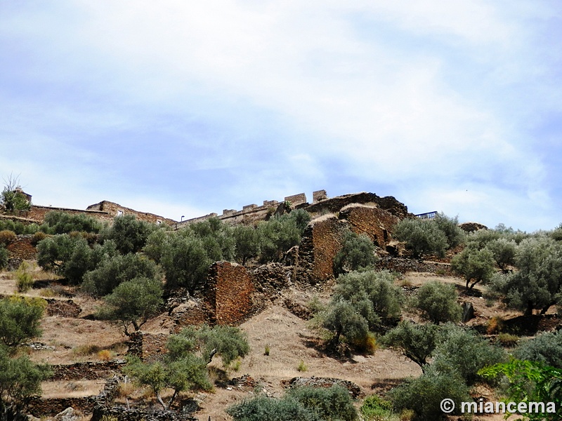 Muralla medieval de Alcántara