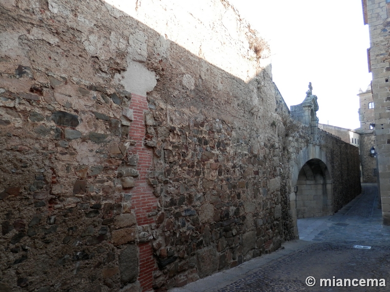 Muralla urbana de Cáceres