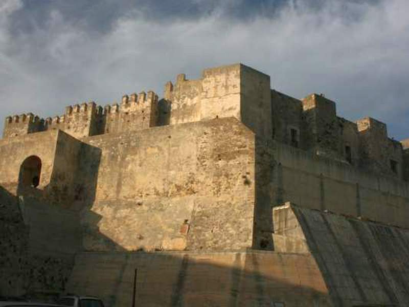 Castillo de Guzmán el Bueno