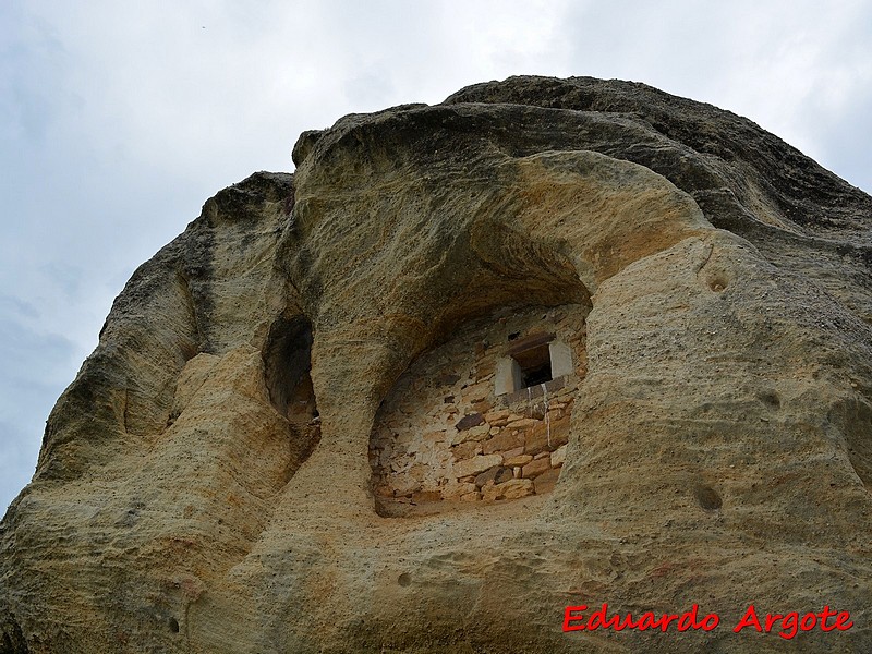 Ermita rupestre de Arroyuelos