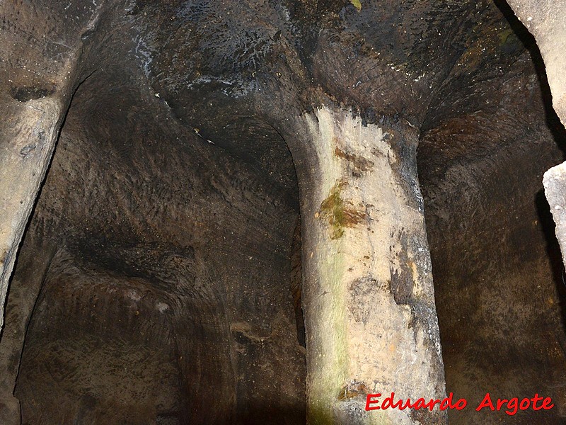 Ermita rupestre de Arroyuelos