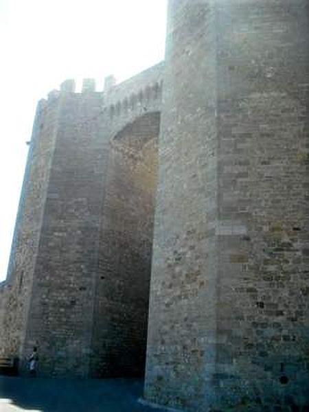 Puerta y torres de San Miguel