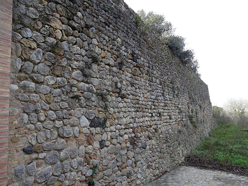 Muralla urbana de Bàscara