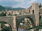 Puente fortificado de Besalú