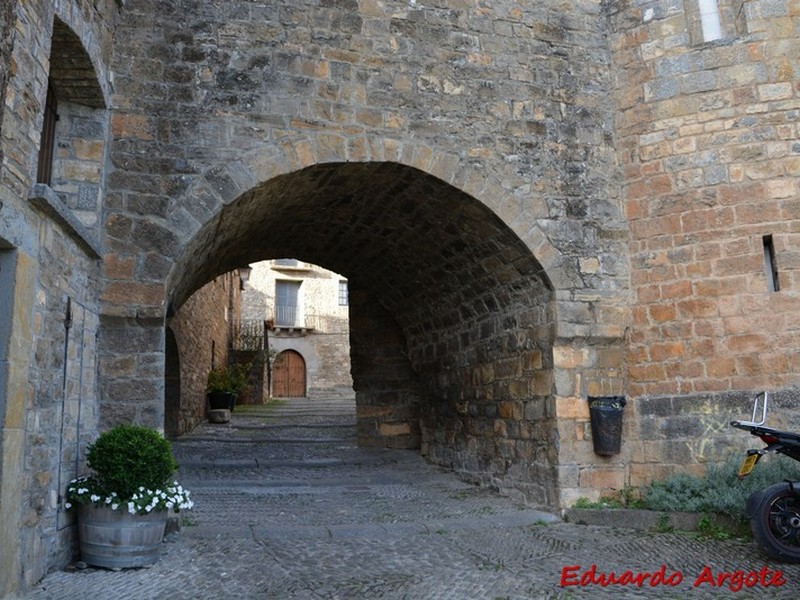 Muralla urbana de Aínsa