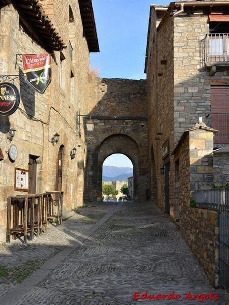 Muralla urbana de Aínsa