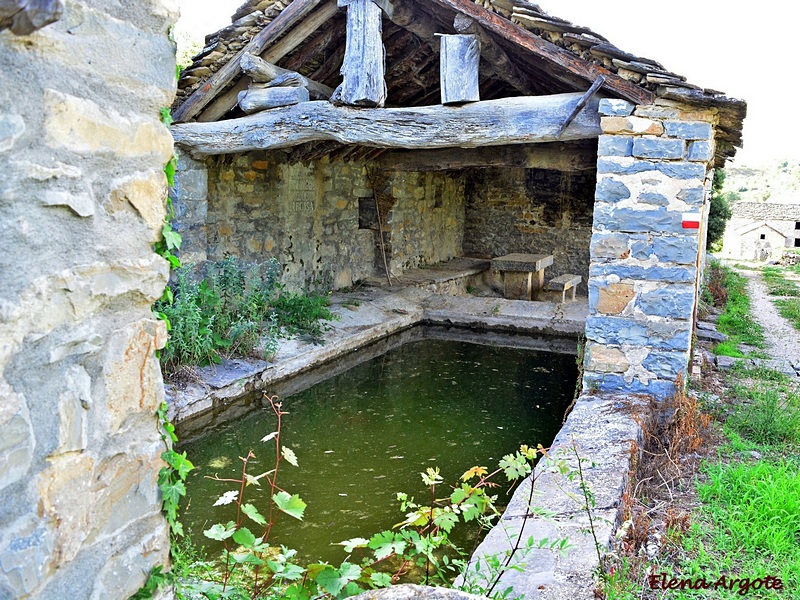 Fuente-abrevadero-lavadero de Arcusa