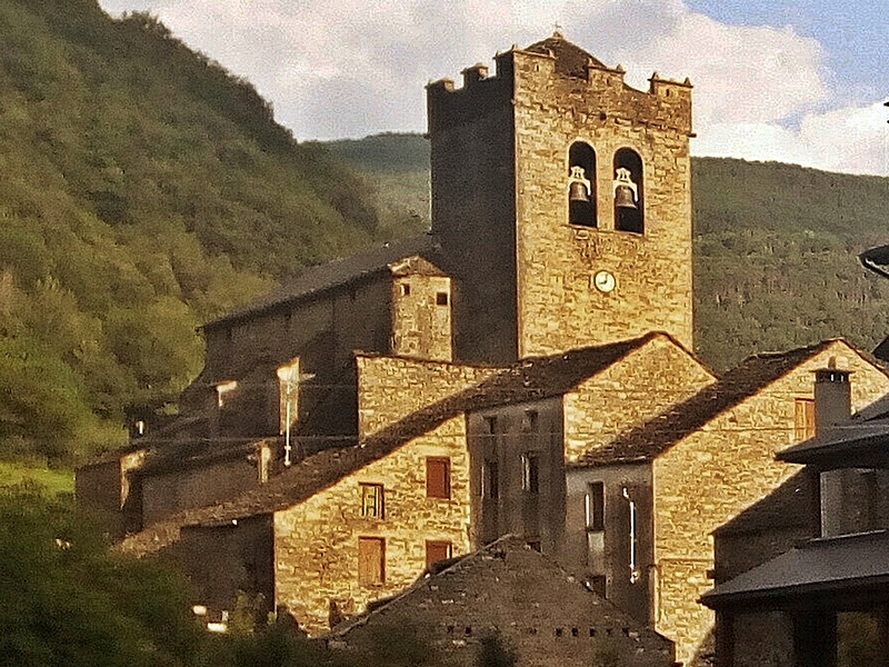 Iglesia fortificada de San Pedro