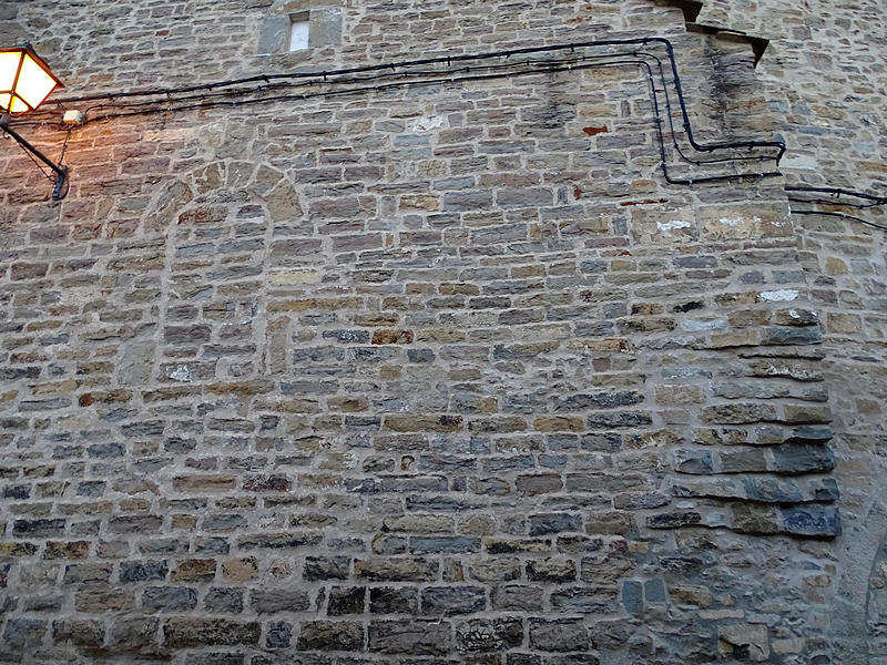 Castillo de la iglesia parroquial de Atarés