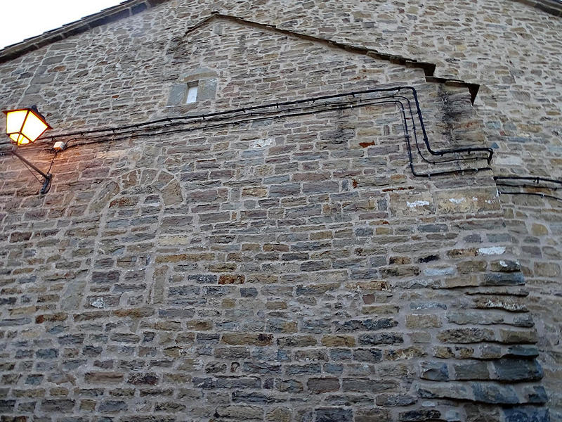 Castillo de la iglesia parroquial de Atarés