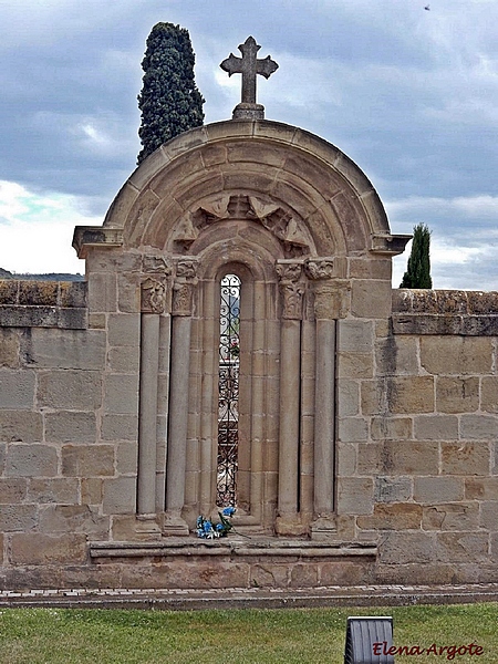 Puerta del cementerio de Navarrete