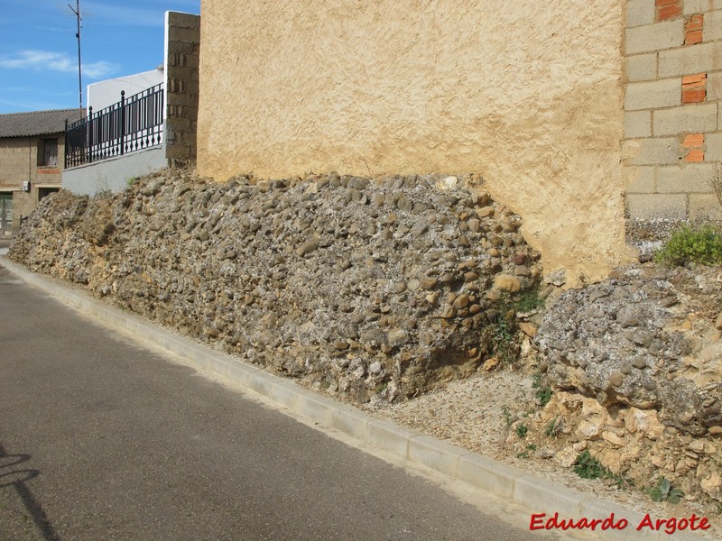 Muralla urbana de Rueda del Almirante