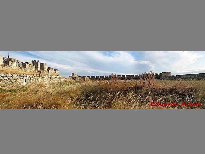 Castillo de Grajal de Campos