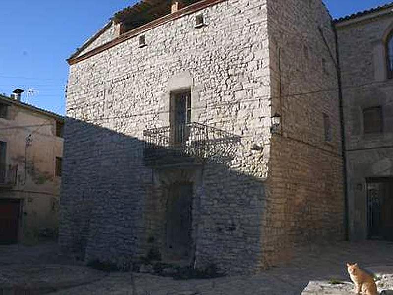 Muralla urbana de Montfalcó Murallat