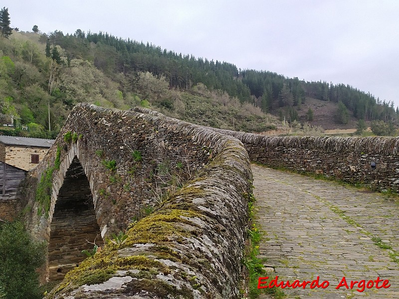 Puente medieval de Navia de Suarna