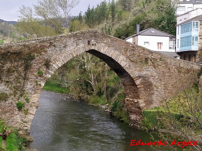 Puente medieval de Navia de Suarna