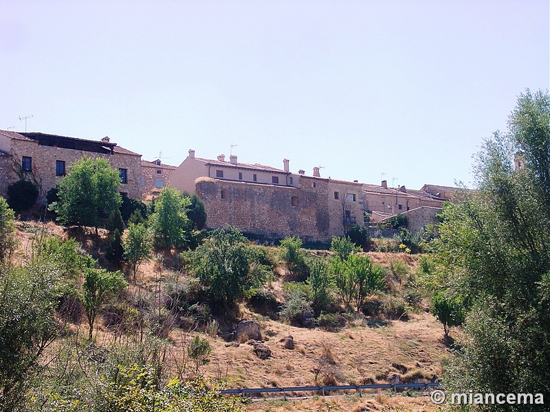 Muralla urbana de Maderuelo