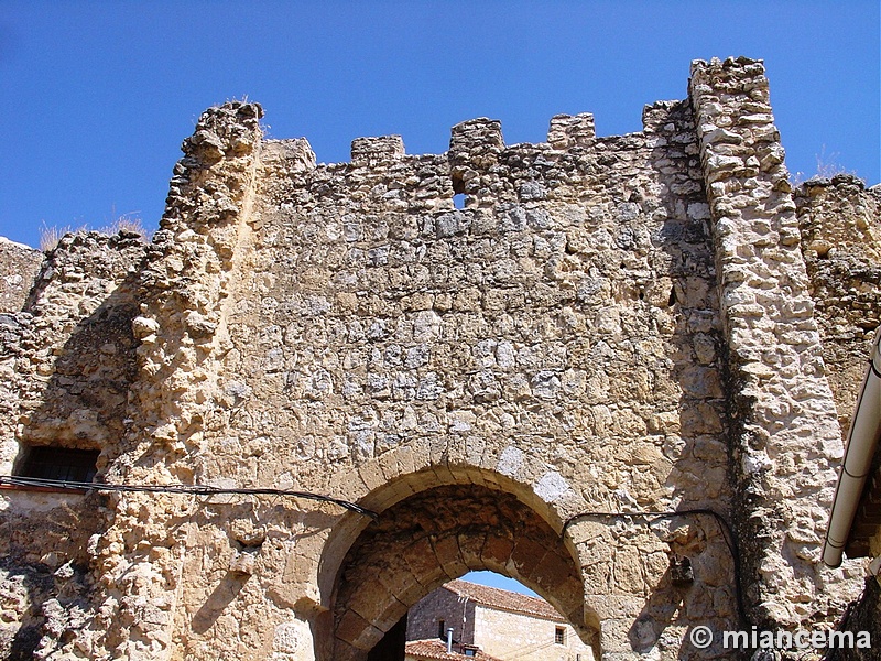 Muralla urbana de Maderuelo