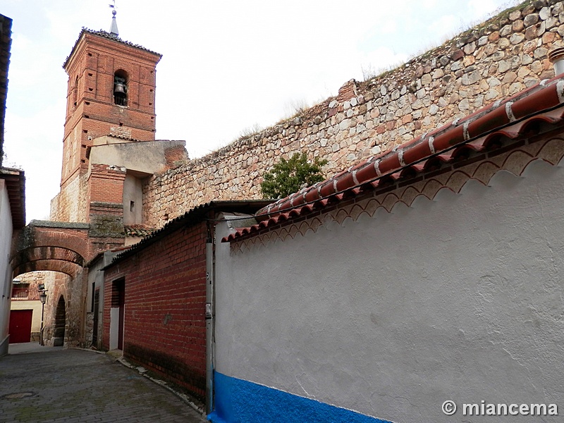 Torre y puerta de San Miguel