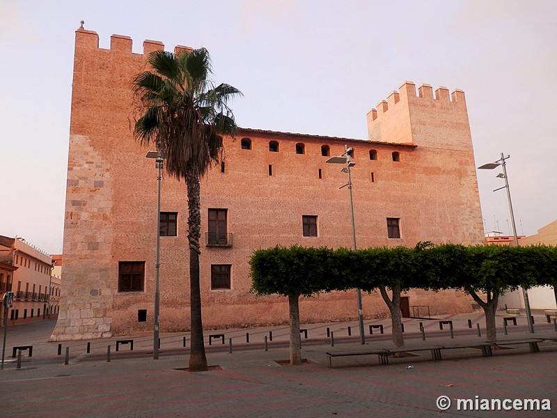 Castillo palacio de los Aguilar