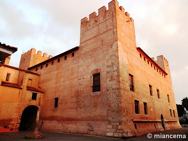 Castillo palacio de los Aguilar