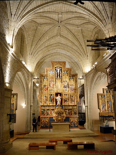 Iglesia fortificada de San Martín de Tous